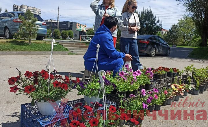 Зелений вікенд у Хмельницькому: чим дивував хмельничан та гостей міста масштабний «Ярмарок розсади»