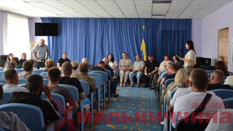 У Полонному провели День ветеранських слухань: військові та їхні родини отримали відповіді на актуальні питання