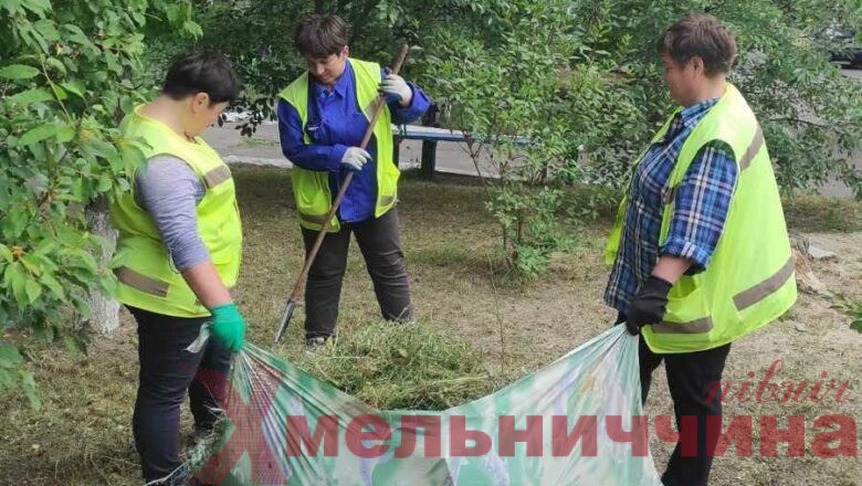 Від скошених газонів до ремонту мереж: як комунальники Славути дбають про комфорт громади