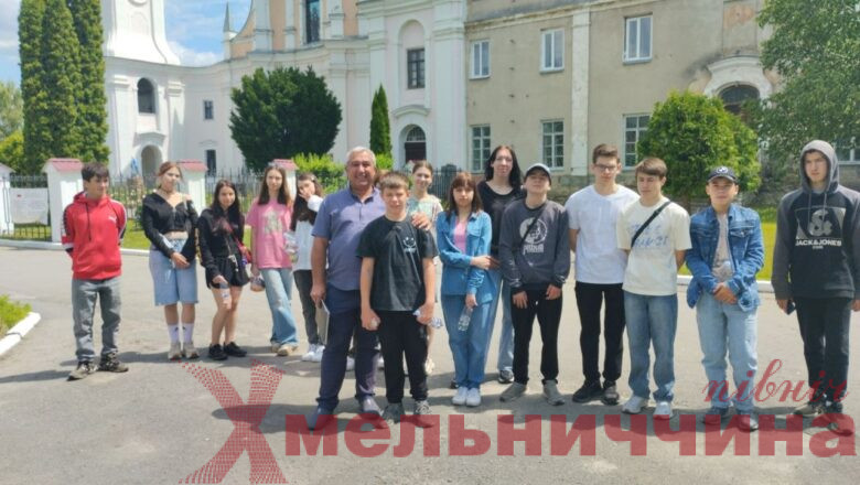 В Ізяславській громаді стартував проєкт «Старт у доросле життя» для підлітків