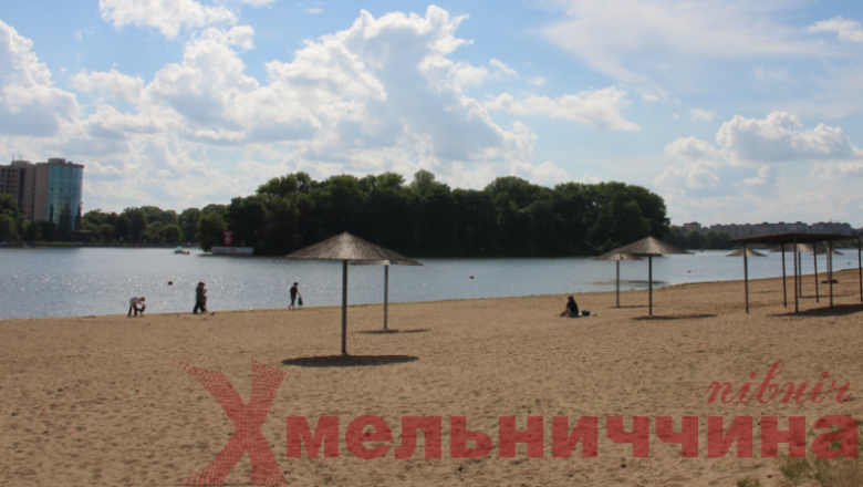 У Хмельницькому відкрили купальний сезон: що показали перевірки води та чи безпечно відпочивати на пляжі