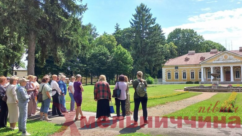 «Барви Самчиків»: у маєтку на Хмельниччині відкрили всеукраїнську виставку унікального розпису