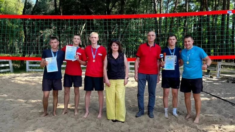 Кубок поїхав до Ізяслава: як пройшов чемпіонат з пляжного волейболу у Шепетівці