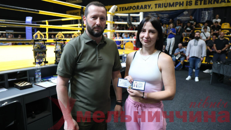 59 років чекали на це звання: у Славутській ДЮСШ відзначили тренерку з боксу