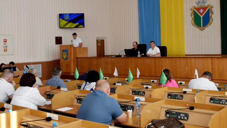 Підтримка військових, розвиток освіти та підготовка до зими: які рішення ухвалила Шепетівська міська рада